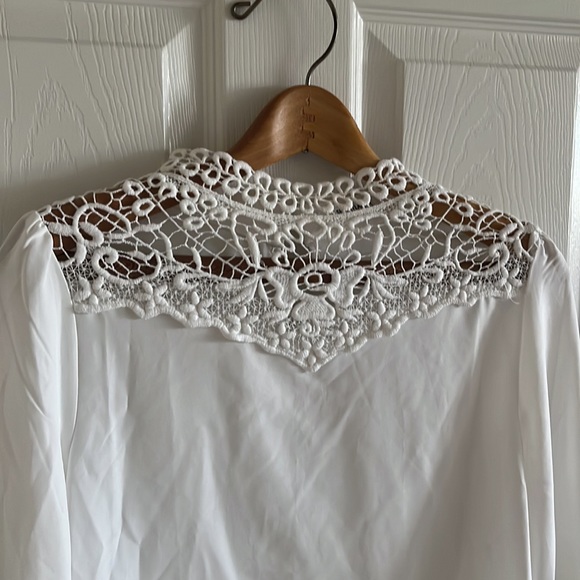 Secrete Label Designworks White Long Sleeve High Collared Lace Top Size Small - Picture 2 of 8